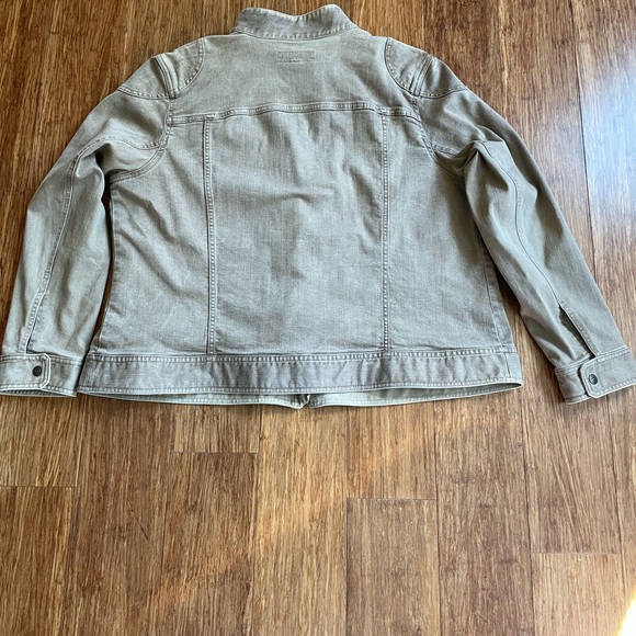 Lauren Jeans Co. Leather Trim Tan Denim Jacket, size 20W - Picture 3 of 10